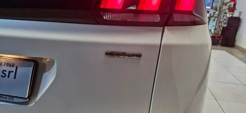 PEUGEOT 3008 SUV GT LINE BLUEHDI 130 CV EAT8-387