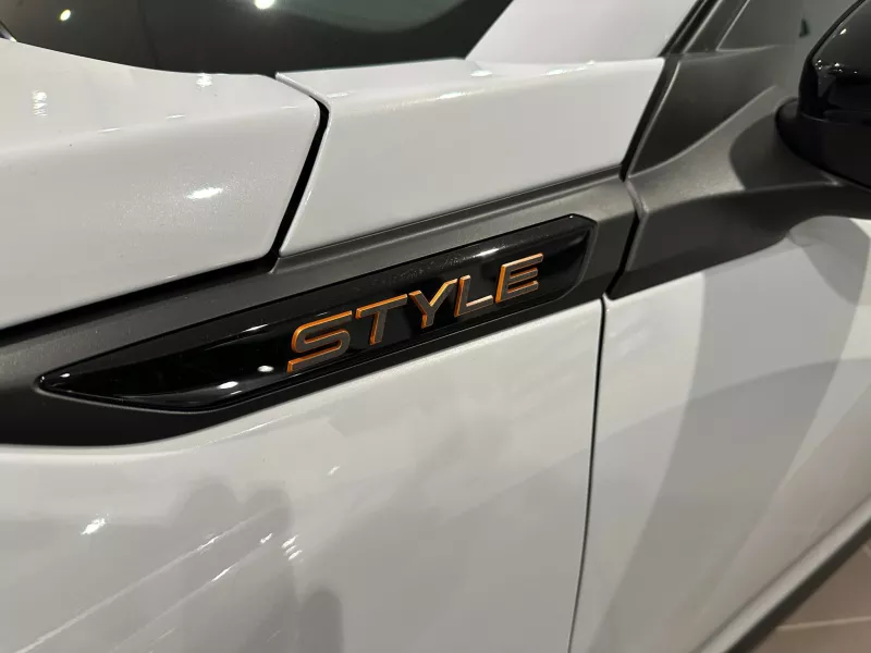 PEUGEOT 2008 STYLE-569