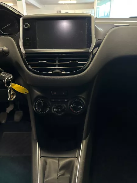 PEUGEOT 208   Business bianco-909