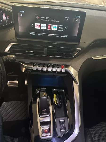 PEUGEOT  3008 GT-932