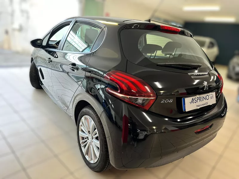 Peugeot 208-1563