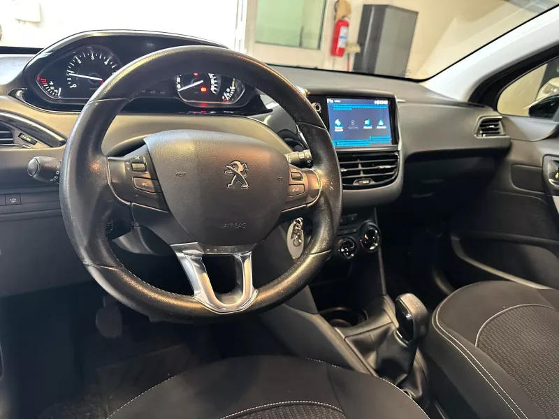 Peugeot 208-1559
