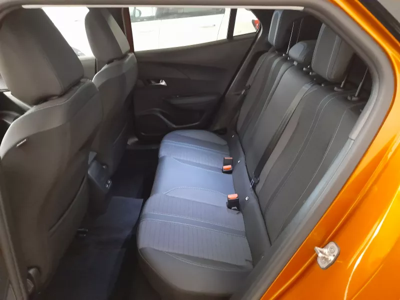 Peugeot 2008 Allure Pack 1.2 Puretech 100 cv -213
