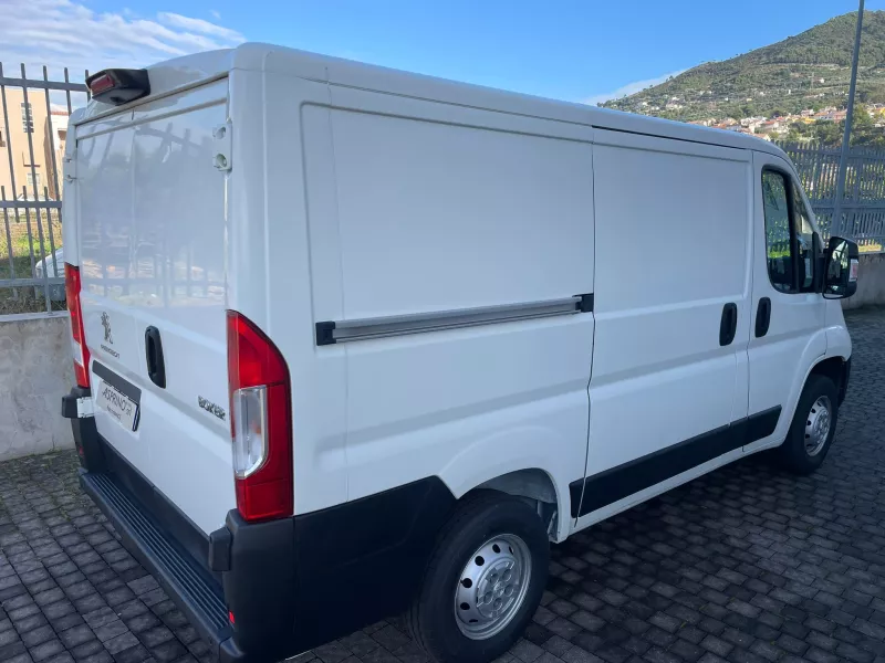 Peugeot Boxer  330 L1 H1 BLUEHDI 120 S&S-241