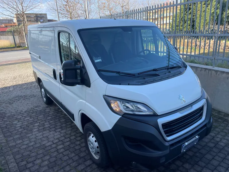 Peugeot Boxer  330 L1 H1 BLUEHDI 120 S&S-240