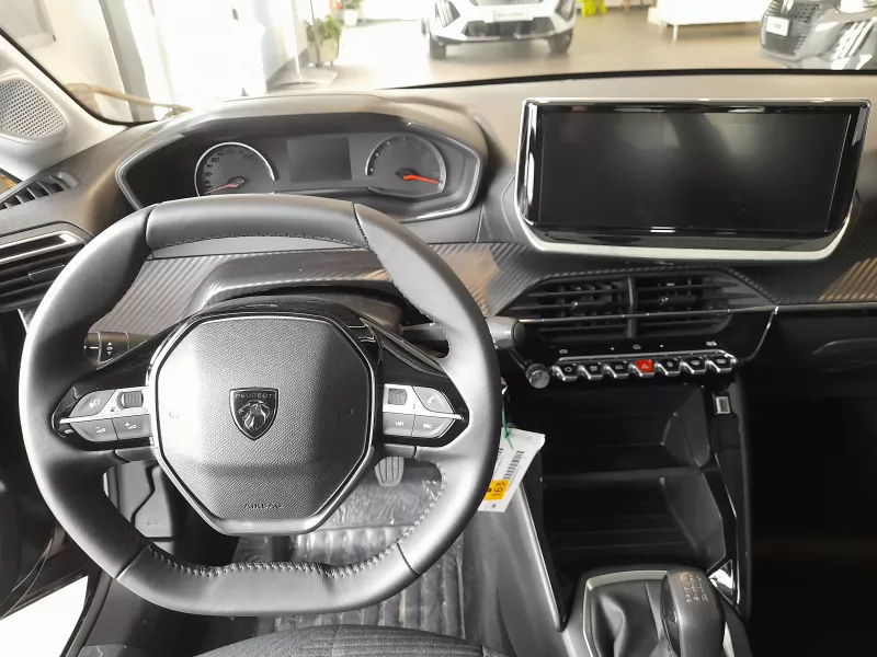 Peugeot 208 Style P. Tech-201