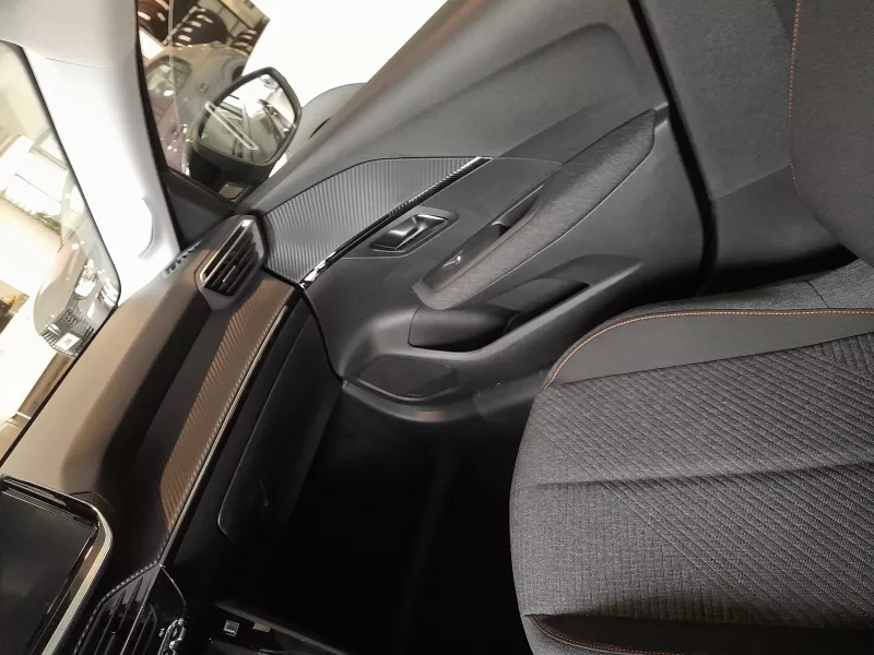 Peugeot 208 Style P. Tech-202